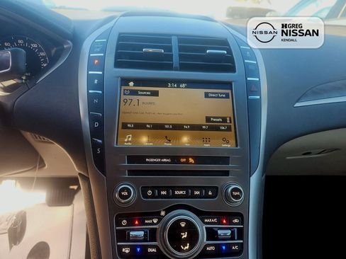 Used 2018 Lincoln MKZ Select w/ Select Plus Package image 19