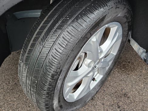 Used 2025 Honda HR-V LX image 11