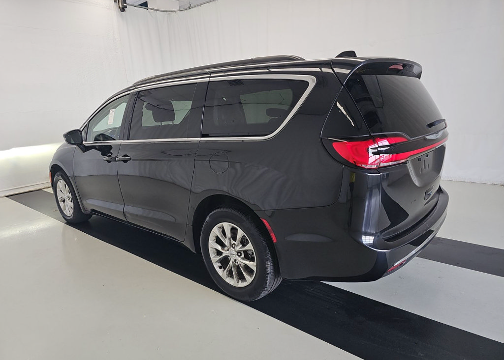 Used 2022 Chrysler Pacifica Touring-L AWD/4WD image 11