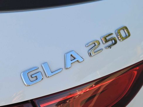 Used 2021 Mercedes-Benz GLA 250 4MATIC image 11