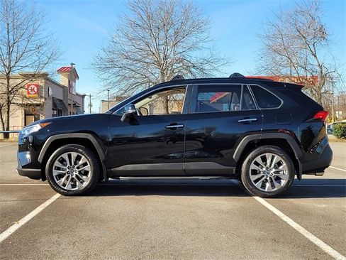 Used 2019 Toyota RAV4 Limited image 2
