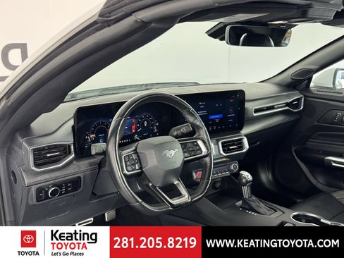 Used 2025 Ford Mustang Premium RWD image 13