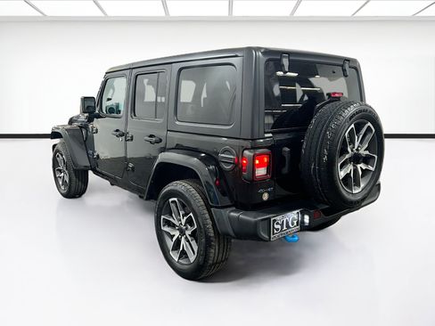 Used 2024 Jeep Wrangler Unlimited AWD/4WD image 6