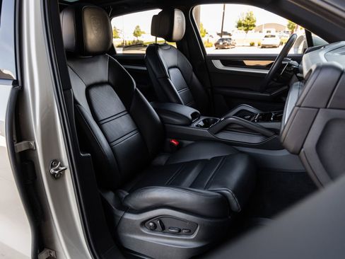 Certified 2024 Porsche Cayenne S image 45