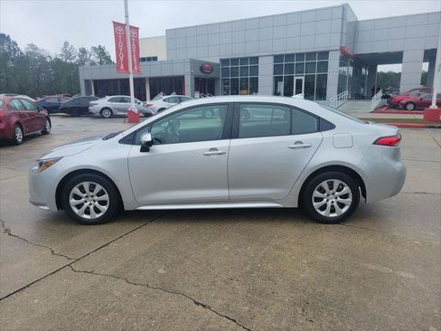 Certified 2024 Toyota Corolla LE image 2