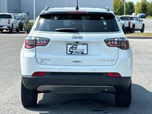 Used 2024 Jeep Compass Limited image 24