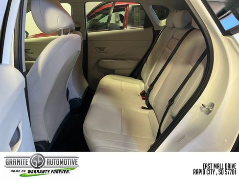 Used 2025 Hyundai Kona SEL AWD/4WD image 28