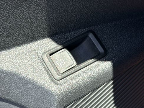 Certified 2023 Volkswagen Taos SE AWD/4WD image 31