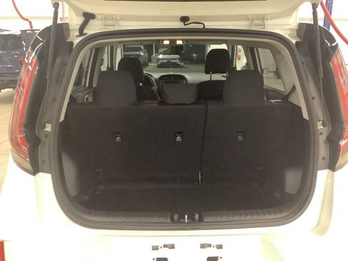 Used 2023 Kia Soul LX image 22