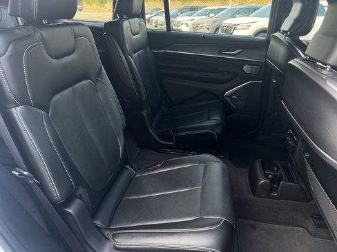 Used 2021 Jeep Grand Cherokee L Overland w/ Luxury Tech Group IV image 22