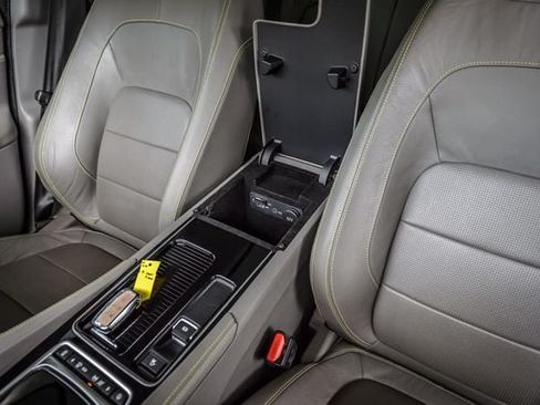 Used 2018 Jaguar F-PACE R-Sport AWD/4WD image 36