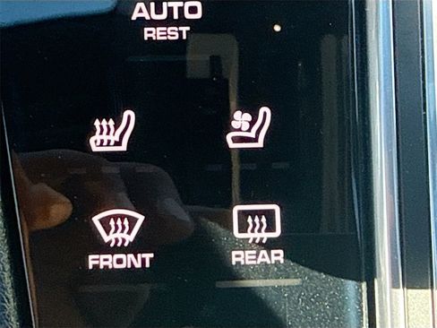 Used 2019 Porsche Cayenne S w/ Premium Plus Package image 22