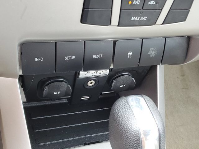 Used 2010 Ford Focus SE FWD image 19