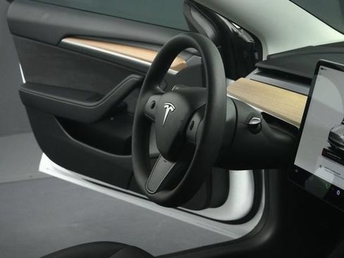 Used 2023 Tesla Model 3 Standard Range RWD image 56