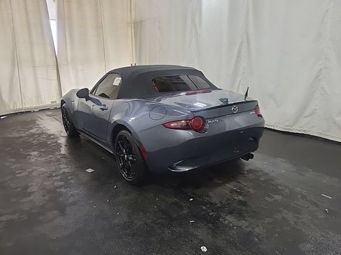 Used 2022 MAZDA MX-5 Miata Club RWD image 3