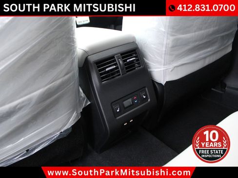 New 2026 Mitsubishi Outlander SEL image 16