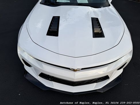 Used 2018 Chevrolet Camaro SS RWD image 6