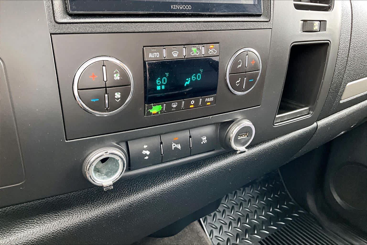 Used 2011 Chevrolet Silverado 1500 LT w/ All-Star Edition AWD/4WD image 30