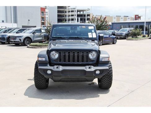 Used 2025 Jeep Wrangler Unlimited Sport AWD/4WD image 2