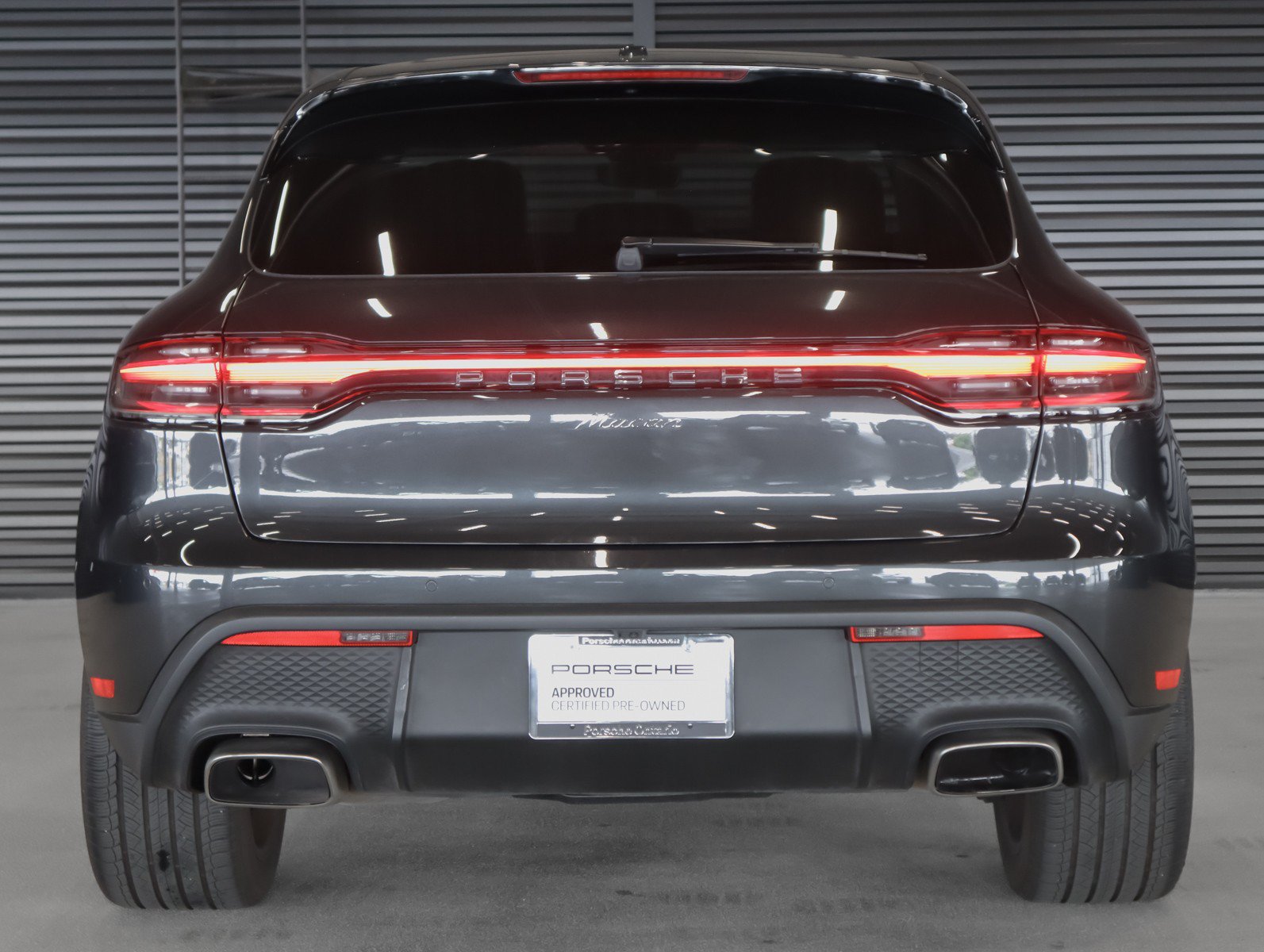 Certified 2024 Porsche Macan AWD/4WD image 9