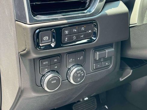 New 2026 GMC Yukon Elevation w/ Elevation Premium Package AWD/4WD image 27