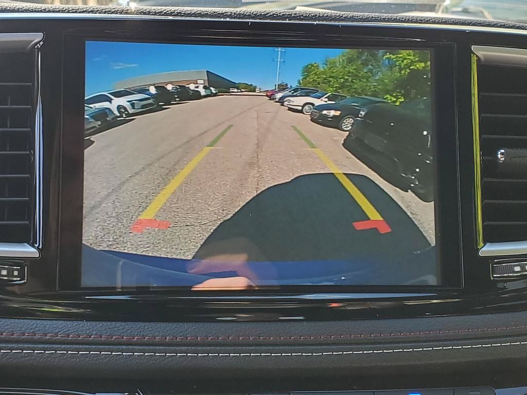 New 2027 Chrysler Pacifica Select AWD/4WD image 11