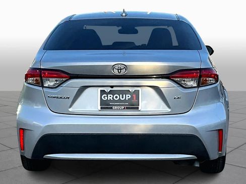 Used 2021 Toyota Corolla LE image 4