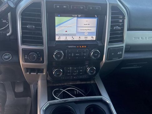Used 2019 Ford F250 Lariat w/ Lariat Ultimate Package AWD/4WD image 26