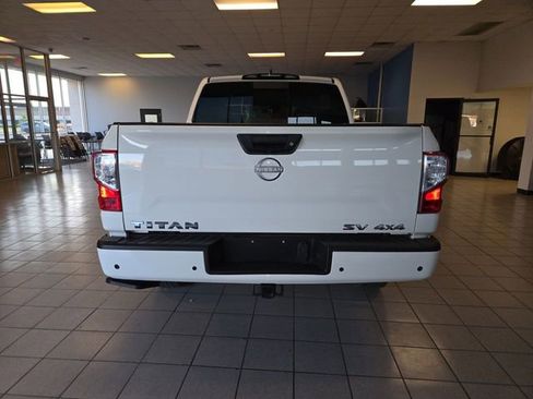 Used 2024 Nissan Titan SV w/ Accessory Utility Package image 6