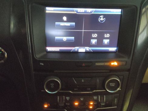 Used 2016 Ford Explorer XLT w/ Equipment Group 202A FWD image 25