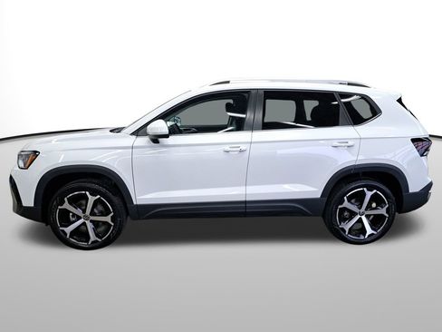 New 2025 Volkswagen Taos SEL image 9