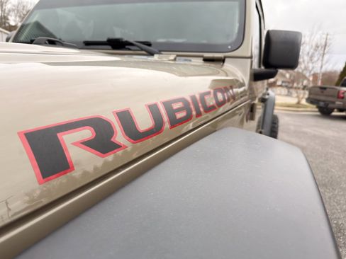 Used 2020 Jeep Gladiator Rubicon w/ Dual Top Group image 9