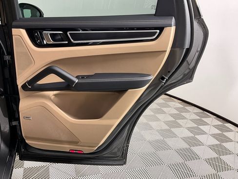 Used 2022 Porsche Cayenne GTS image 23