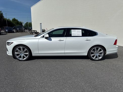 Used 2018 Volvo S90 T6 Momentum w/ Convenience Package AWD/4WD image 4