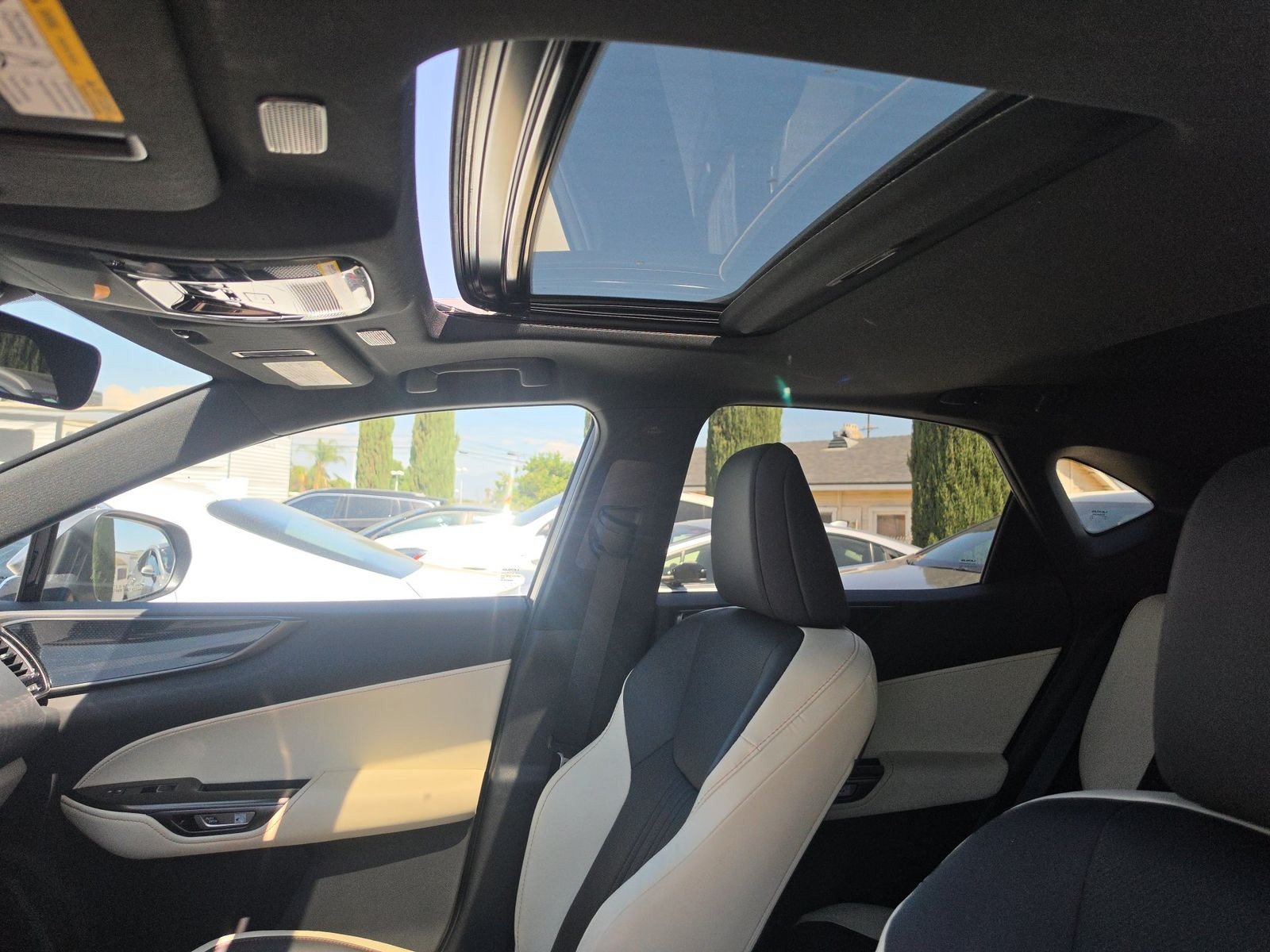 Used 2024 Lexus NX 250 FWD w/ Cold Area Package image 7