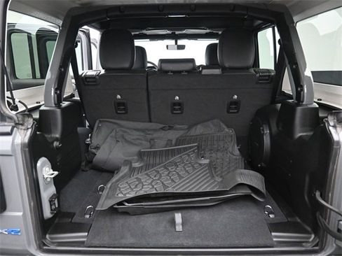 Used 2023 Jeep Wrangler Unlimited Sahara image 29