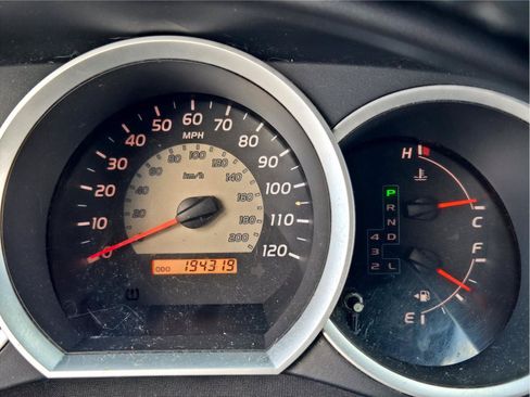 Used 2010 Toyota Tacoma PreRunner RWD image 14