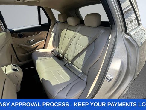Used 2019 Mercedes-Benz GLC 300 4MATIC w/ Premium Package image 28