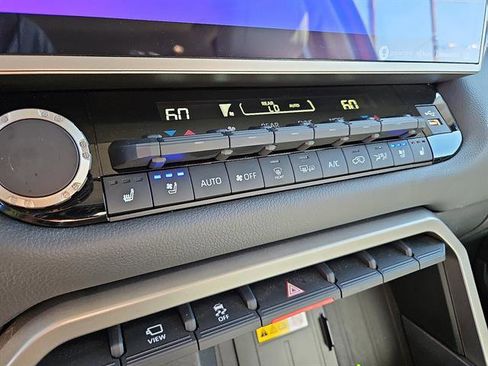 Used 2024 Toyota Sequoia Limited image 17