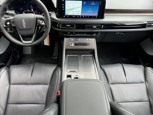New 2025 Lincoln Aviator Reserve w/ Luxury Package image 12