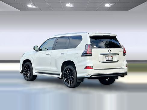 Used 2021 Lexus GX 460 Premium w/ Premium Package image 3