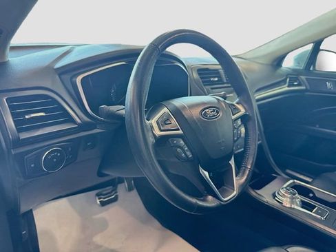 Used 2018 Ford Fusion Titanium AWD/4WD image 10