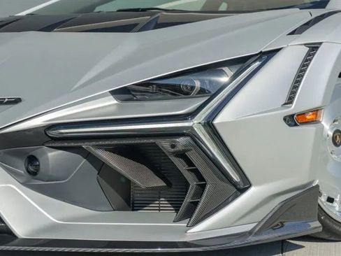 Used 2024 Lamborghini Revuelto image 27