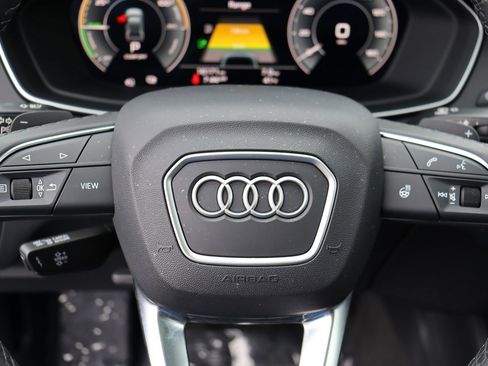 Used 2022 Audi Q5 e Premium w/ Convenience Package image 29