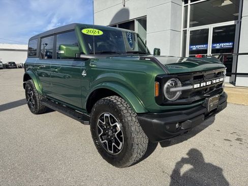 Used 2024 Ford Bronco Outer Banks image 2