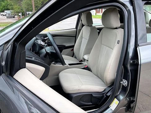 Used 2015 Ford Focus SE image 8