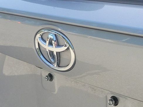 Used 2025 Toyota RAV4 XLE AWD/4WD image 10