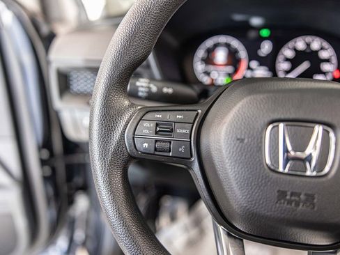 Used 2025 Honda CR-V LX image 23