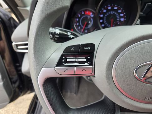 Used 2023 Hyundai Elantra SEL w/ Preferred Accessory Package image 16