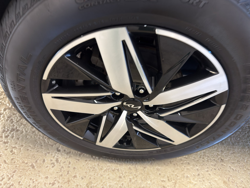 Used 2023 Kia Sorento S w/ Panoramic Sunroof Package FWD image 35